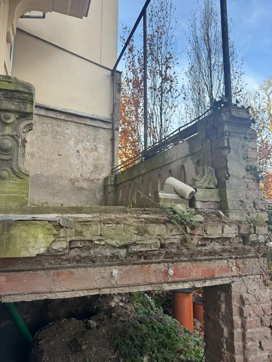 Historische Terrassensanierung in Potsdam – rekonstruierte Balustrade